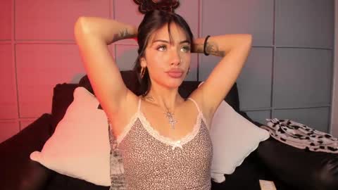 Giovanna  online show from 01.17.25