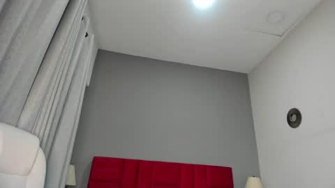 Snapshot of giovanna_oliveira chatting on 05.16.26 Giovanna online show from 05.16.26