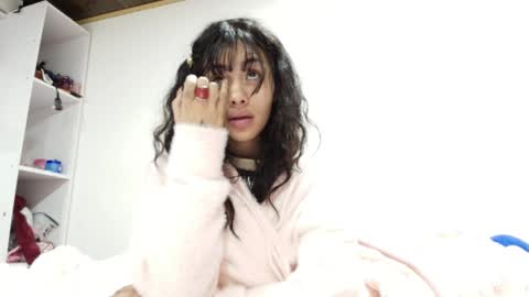 Snapshot of giovanna_oliveria chatting on 04.17.26 giovanna_oliveria online show from 04.17.26