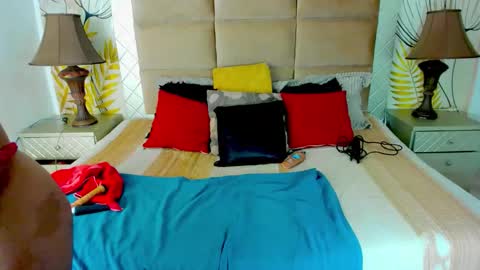 Snapshot of gipsysmitts chatting on 11.04.25 Gipsy online show from 11.04.25