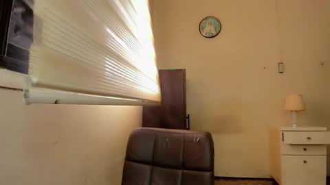 urGIRL online show from 01.23.25