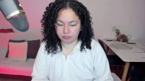 Snapshot of girl_inline chatting on 11.24.25 girl_inline online show from 11.24.25