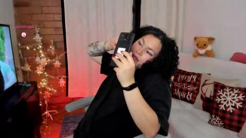 girl_inline online show from 12.14.25