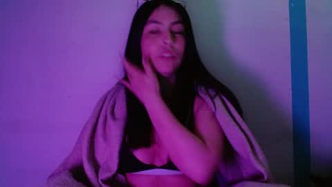 Snapshot of girl_marvel1 chatting on 06.14.26 Alejandra online show from 06.14.26