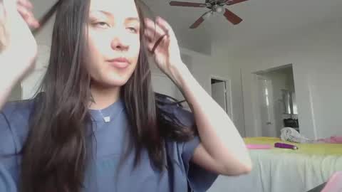 Snapshot of girlnextdoor702 chatting on 01.01.25 Jasmine online show from 01.01.25