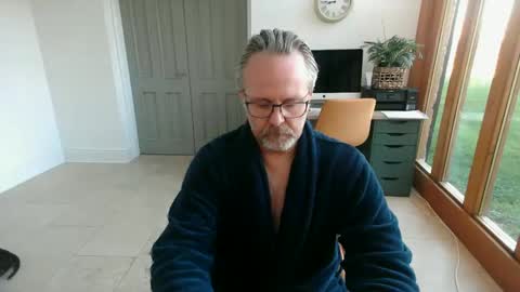 girlsandbikes online show from 01.02.25