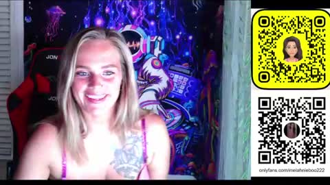 Snapshot of girlygurl_69 chatting on 06.14.26 girlygurl_69 online show from 06.14.26