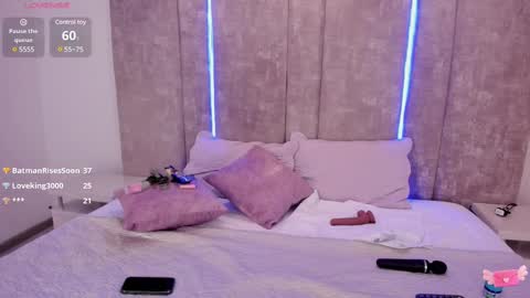 Snapshot of giselamaru chatting on 03.08.25 online show from 03.08.25