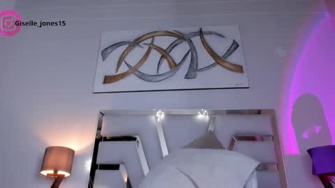 Snapshot of giselle_joness1 chatting on 12.12.24 Giselle online show from 12.12.24