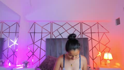 GISELLE ROLDAN online show from 01.15.25