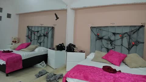 GISELLE ROLDAN online show from 10.04.25