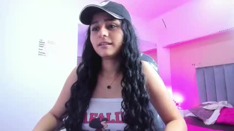 GISELLE ROLDAN online show from 01.14.26