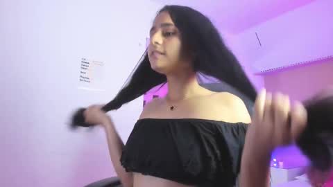 GISELLE ROLDAN online show from 03.05.26