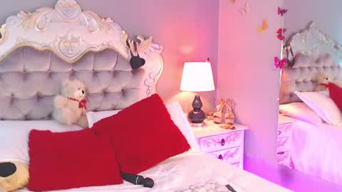 Snapshot of gisellenoah chatting on 01.25.25 GiselleNoah online show from 01.25.25