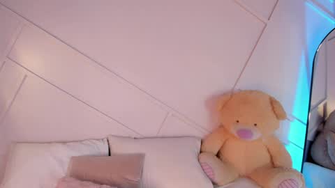GisellePalmer  online show from 05.17.26