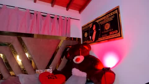 . Gisel Reyes . online show from 01.09.25