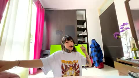 Snapshot of givenom chatting on 02.17.25 dirtyvenom online show from 02.17.25