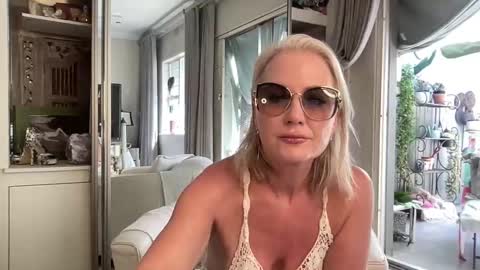 Gl1tter Barbie online show from 03.29.26