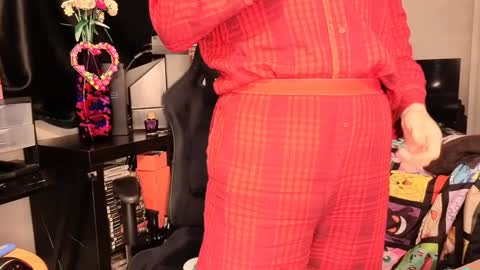 glaceon9 online show from 01.28.25