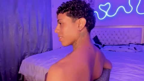 Snapshot of glader_guy chatting on 10.02.25 only for you bby online show from 10.02.25