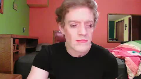 glam trans goddess online show from 11.14.25