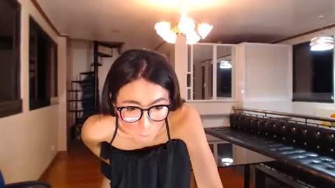 gleiahong online show from 10.21.25