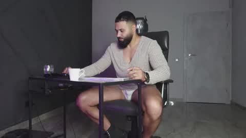 Matthew .. for short call me Matt online show from 10.29.25