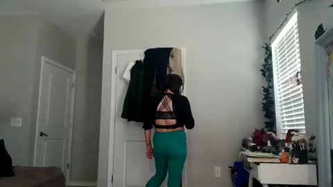 Snapshot of glizzy8944 chatting on 11.17.25 GizzyNation online show from 11.17.25