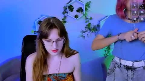 Snapshot of gloria_bubble chatting on 07.13.26 your dream online show from 07.13.26
