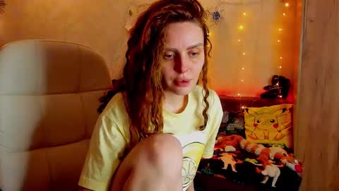 Gloria Wood online show from 01.05.25