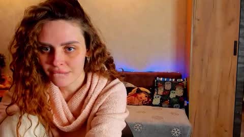 Gloria Wood online show from 02.12.25