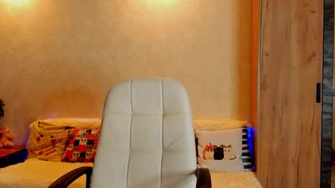 Gloria Wood online show from 02.16.25