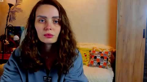 Gloria Wood online show from 09.30.25