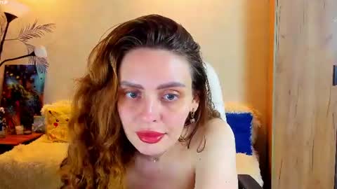 Snapshot of gloria_wood chatting on 06.16.26 Gloria Wood online show from 06.16.26