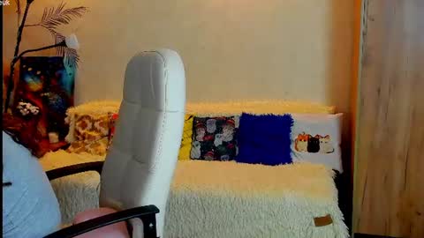 Snapshot of gloria_wood chatting on 06.21.26 Gloria Wood online show from 06.21.26