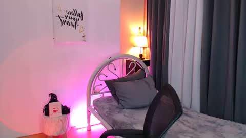 shy online show from 11.03.25