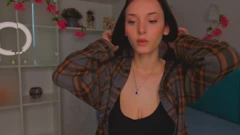 Mia online show from 05.25.26