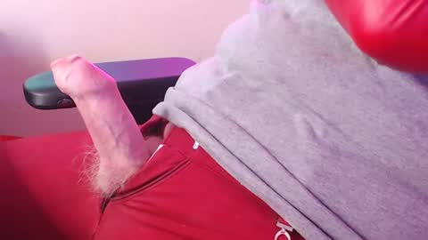 Glove Mad online show from 12.07.24