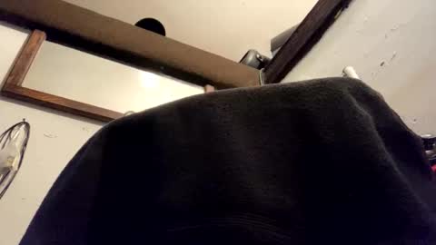 Snapshot of glow28 chatting on 04.15.26 glow28 online show from 04.15.26