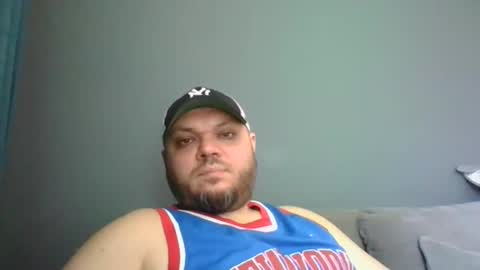 Snapshot of glusgan chatting on 03.06.25 Your boy online show from 03.06.25