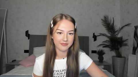 Snapshot of go0d_grl chatting on 10.13.25 Lina online show from 10.13.25