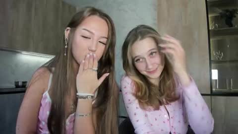 Snapshot of go0d_grl chatting on 10.19.25 Lina online show from 10.19.25