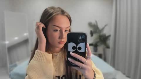 Snapshot of go0d_grl chatting on 10.27.25 Lina online show from 10.27.25