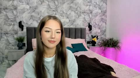 Snapshot of go0d_grl chatting on 11.12.25 Lina online show from 11.12.25