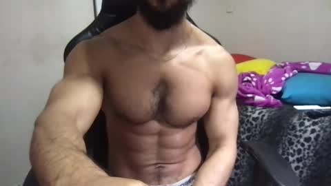 Snapshot of god_hunkules chatting on 02.04.25 god hunkules online show from 02.04.25