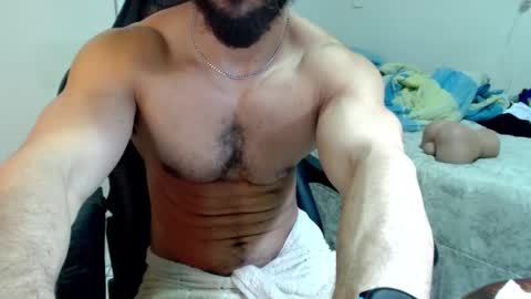 Snapshot of god_hunkules chatting on 09.25.25 god hunkules online show from 09.25.25