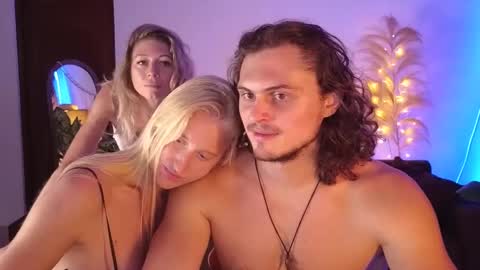   330 UTC2 girls   online show from 01.22.25