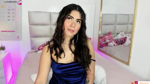 Mia online show from 12.15.25