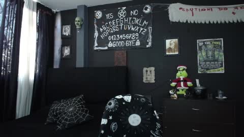 Snapshot of goddess_mortem chatting on 12.31.24 Mortem model independientfollow me on my telegram channel online show from 12.31.24