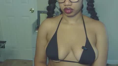 Snapshot of goddessdaisysky chatting on 10.16.25 Goddess Daisy Sky online show from 10.16.25